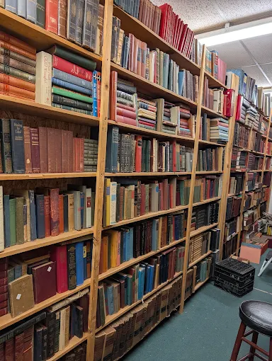 Bookshelves inside Archives Books